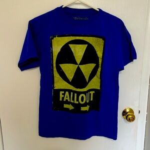 ⚡️HostPick⚡️Men's Fallout T-shirt Size Medium